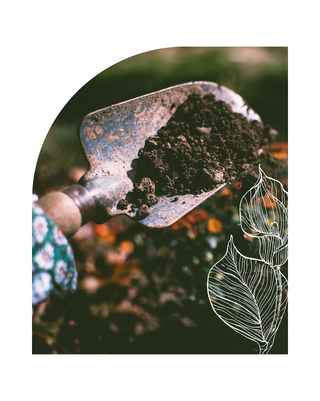 ogrodowa łopatka z ziemią